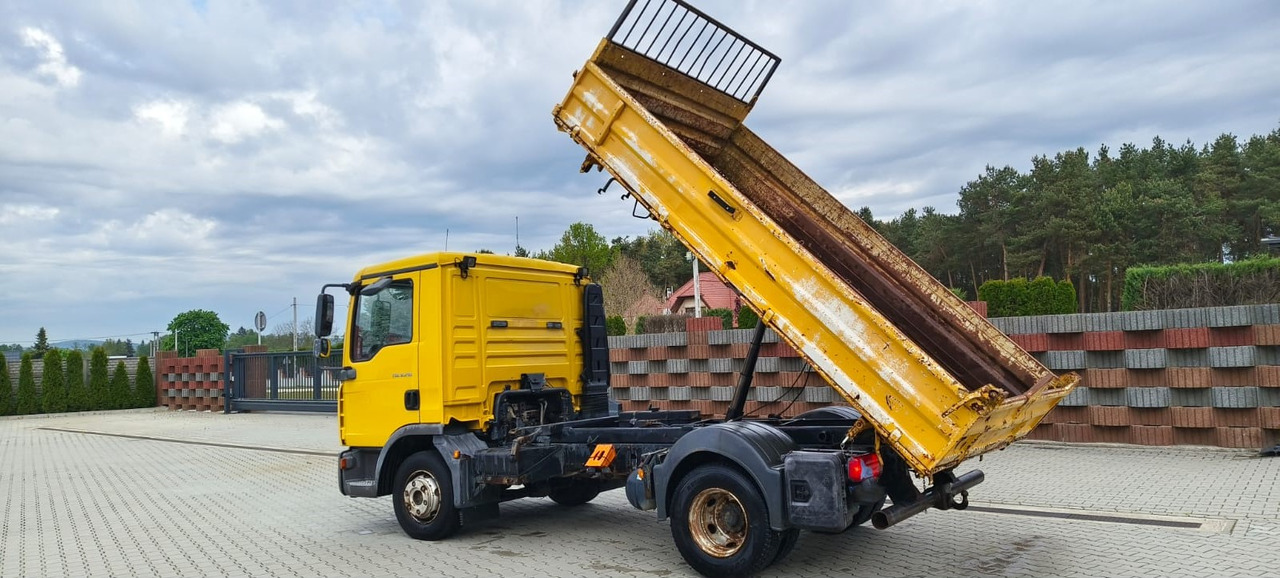 MAN TGL 8.210 * 2007 * 3-stronny KIPER * NOWE OPONY * MANUAL * RESOR * 3 MIEJSCA - Самосвал: фото 2 MAN TGL 8.210 * 2007 * 3-stronny KIPER * NOWE OPONY * MANUAL * RESOR * 3 MIEJSCA - Самосвал: фото 2