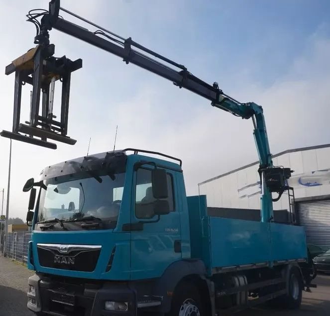 MAN TGS 18.290 | Żuraw Hyva HB 150 | Euro 6 | Automat | 1. właściciel | 4X2 | Przebieg 160 124 ! - Грузовик бортовой/ Платформа, Автоманипулятор: фото 4 MAN TGS 18.290 | Żuraw Hyva HB 150 | Euro 6 | Automat | 1. właściciel | 4X2 | Przebieg 160 124 ! - Грузовик бортовой/ Платформа, Автоманипулятор: фото 4