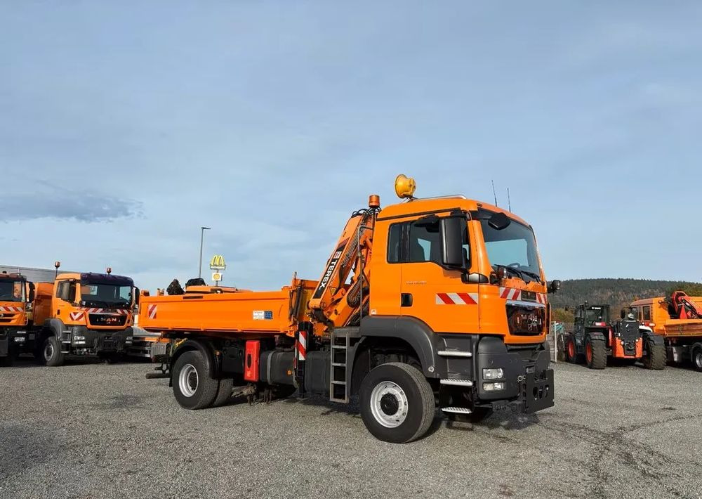 MAN TGS 18.320/ 4x4 / Euro4 /Wywrotka trójstronna Meiller +Kran Atlas TLC 82.2 +sterowanie radiowe – Przystosowany do pracy zimą — odśnieżanie, posypywanie, pług - Самосвал: фото 4 MAN TGS 18.320/ 4x4 / Euro4 /Wywrotka trójstronna Meiller +Kran Atlas TLC 82.2 +sterowanie radiowe – Przystosowany do pracy zimą — odśnieżanie, posypywanie, pług - Самосвал: фото 4