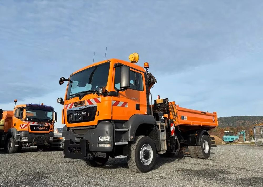 MAN TGS 18.320/ 4x4 / Euro4 /Wywrotka trójstronna Meiller +Kran Atlas TLC 82.2 +sterowanie radiowe – Przystosowany do pracy zimą — odśnieżanie, posypywanie, pług - Самосвал: фото 5 MAN TGS 18.320/ 4x4 / Euro4 /Wywrotka trójstronna Meiller +Kran Atlas TLC 82.2 +sterowanie radiowe – Przystosowany do pracy zimą — odśnieżanie, posypywanie, pług - Самосвал: фото 5