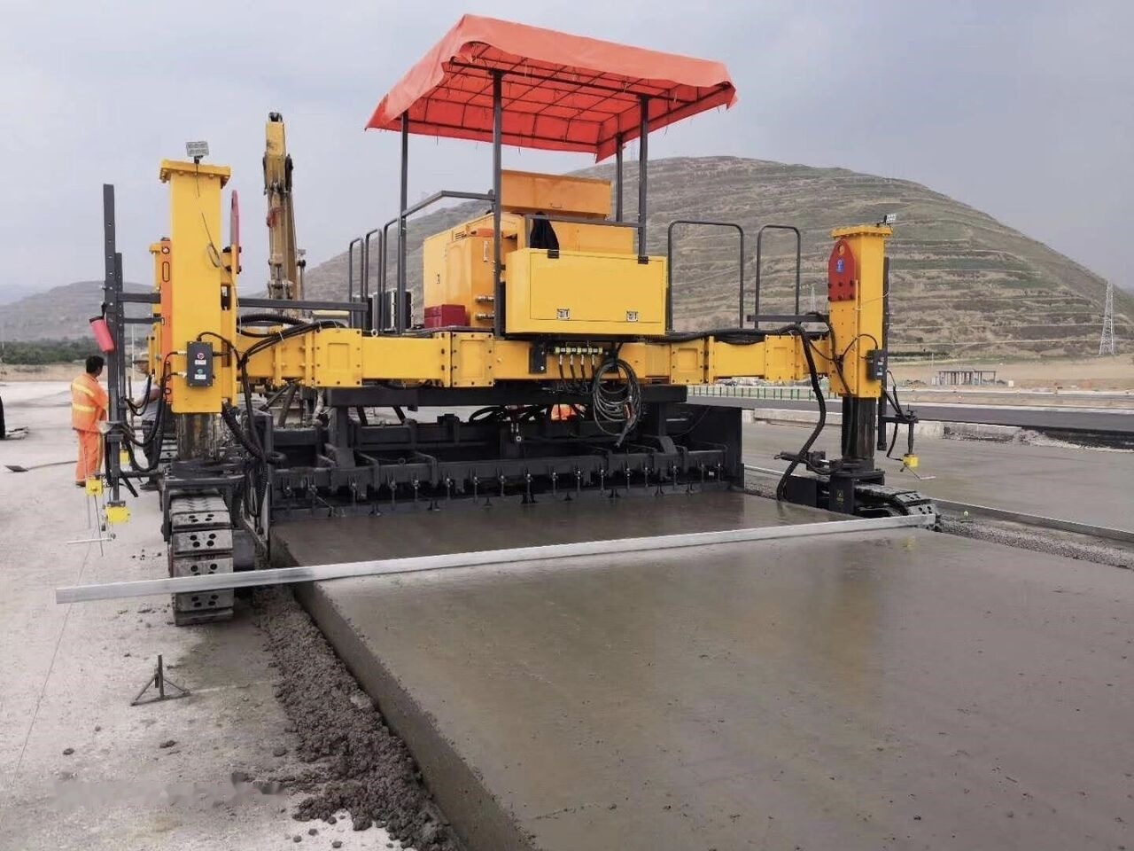 Wirtgen SP500 Concrete Slipform Paver - Бетоноукладчик: фото 1 Wirtgen SP500 Concrete Slipform Paver - Бетоноукладчик: фото 1