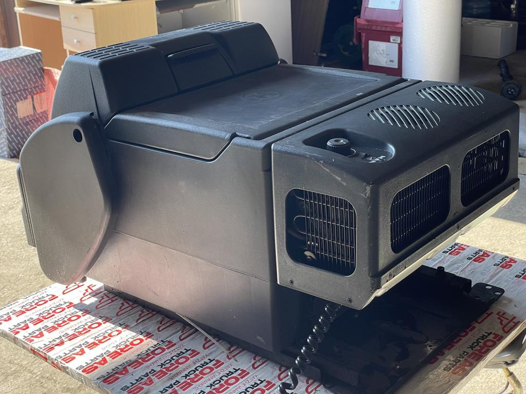 MAN CABIN FOOD REFRIGERATOR TGA - TGX CABIN FOOD REFRIGERATOR WITH TABLE 81.63910.6017 - Кабина и интерьер для Грузовиков: фото 5 MAN CABIN FOOD REFRIGERATOR TGA - TGX CABIN FOOD REFRIGERATOR WITH TABLE 81.63910.6017 - Кабина и интерьер для Грузовиков: фото 5