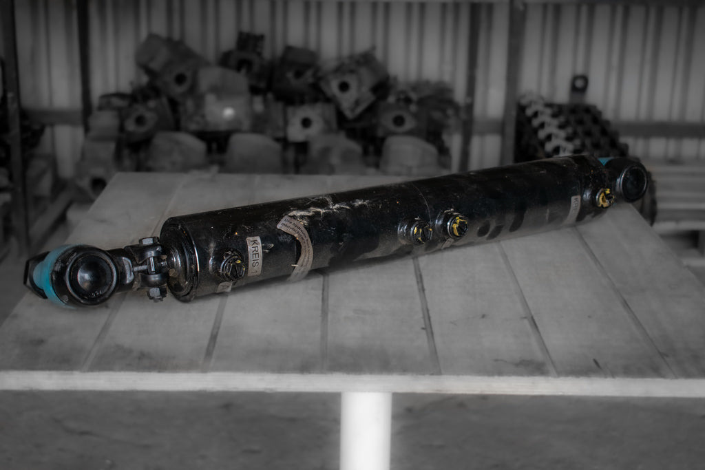 MERCEDES-BENZ ACTROS HYDRAULIC STEERING CYLINDER - Гидравлический цилиндр для Грузовиков: фото 1 MERCEDES-BENZ ACTROS HYDRAULIC STEERING CYLINDER - Гидравлический цилиндр для Грузовиков: фото 1