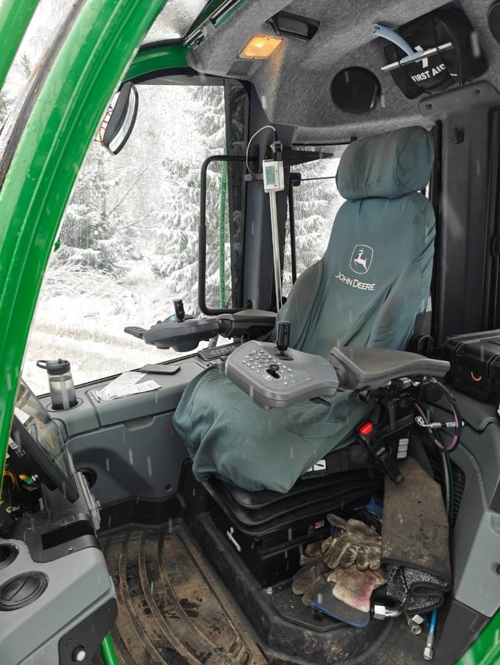 Харвестер John Deere 1270 G: фото 19 Харвестер John Deere 1270 G: фото 19