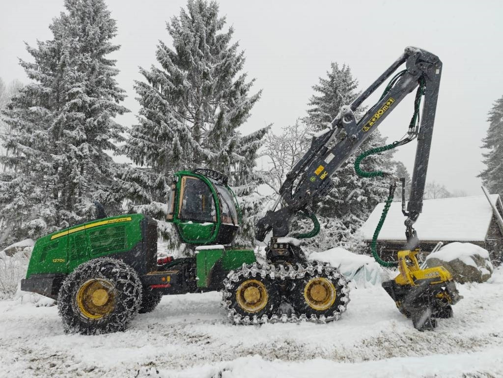 Харвестер John Deere 1270 G: фото 6 Харвестер John Deere 1270 G: фото 6