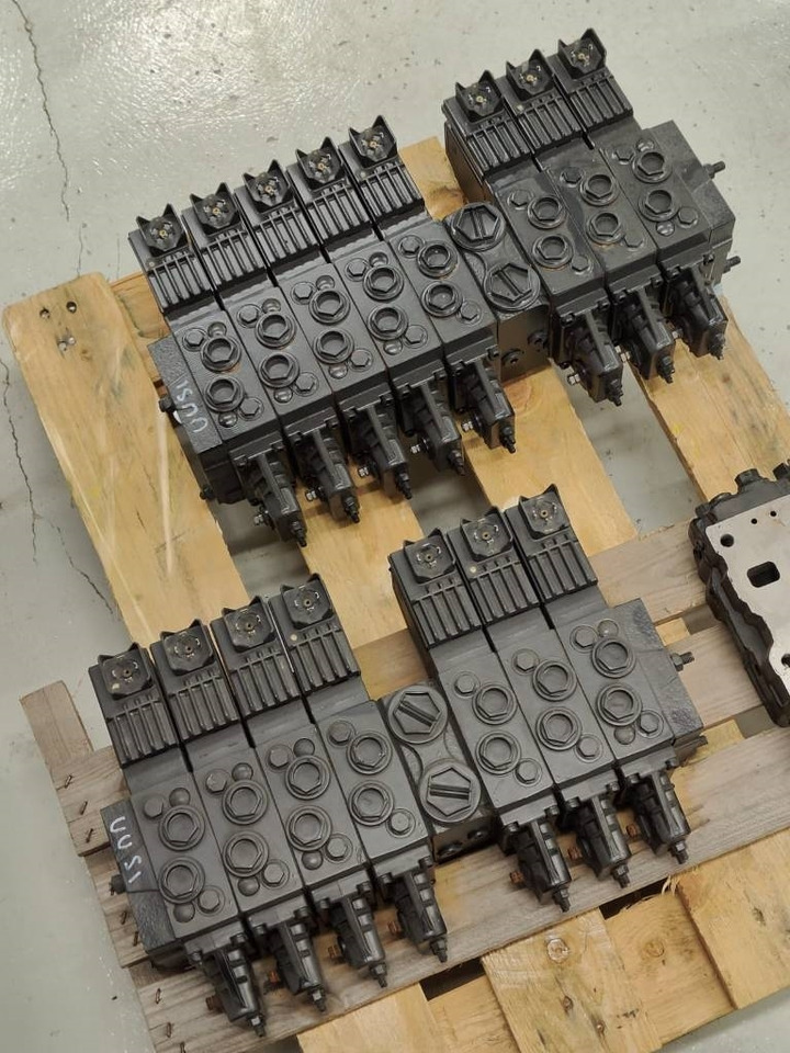 Гидравлика для Лесозаготовительной техники Spare parts Valve blocks, hydraulic motors, cylind: фото 32
