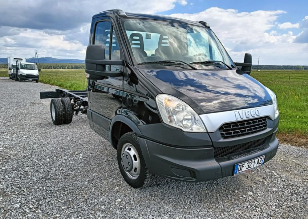 Iveco 35C13, 35C12, 35C14, 35C15 - Грузовик-шасси: фото 4 Iveco 35C13, 35C12, 35C14, 35C15 - Грузовик-шасси: фото 4