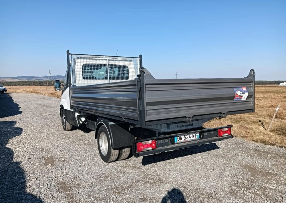 Iveco 35C15, 35C14, 35C13, 35C12 - Малотоннажный самосвал: фото 3 Iveco 35C15, 35C14, 35C13, 35C12 - Малотоннажный самосвал: фото 3