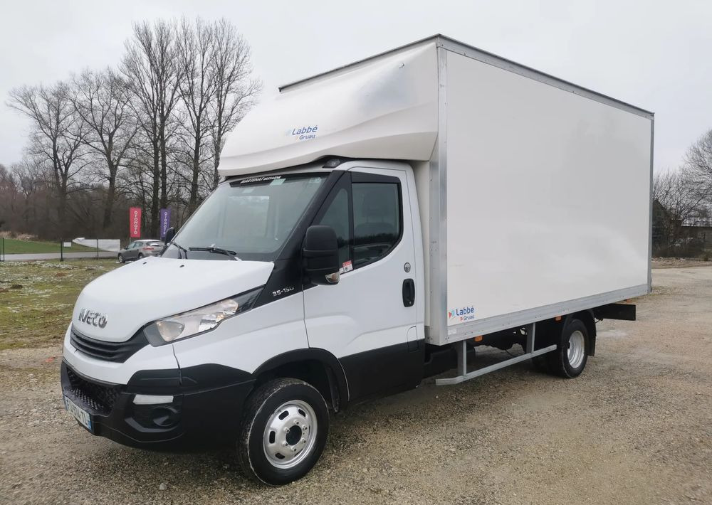 Iveco 3.0-150KM Daily 35C15 Kontener długi rama 35-150 kiper Klimatyzacja długi rozstaw - Фургон с закрытым кузовом: фото 1 Iveco 3.0-150KM Daily 35C15 Kontener długi rama 35-150 kiper Klimatyzacja długi rozstaw - Фургон с закрытым кузовом: фото 1
