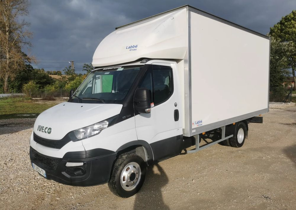 Iveco 3.0-150KM Daily 35C15 Kontener długi rama 35-150 kiper Klimatyzacja długi rozstaw - Фургон с закрытым кузовом: фото 1 Iveco 3.0-150KM Daily 35C15 Kontener długi rama 35-150 kiper Klimatyzacja długi rozstaw - Фургон с закрытым кузовом: фото 1