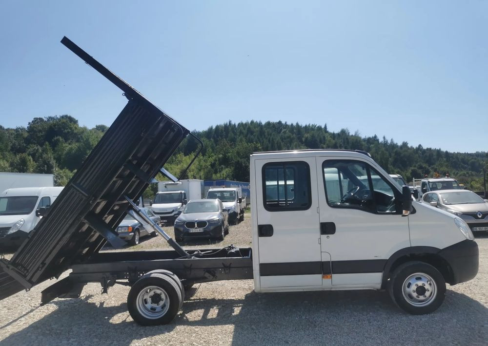 Iveco Daily 35C12 Brygadówka wywrotka Dubel hak kiper doka 35C13 - Малотоннажный самосвал: фото 4 Iveco Daily 35C12 Brygadówka wywrotka Dubel hak kiper doka 35C13 - Малотоннажный самосвал: фото 4