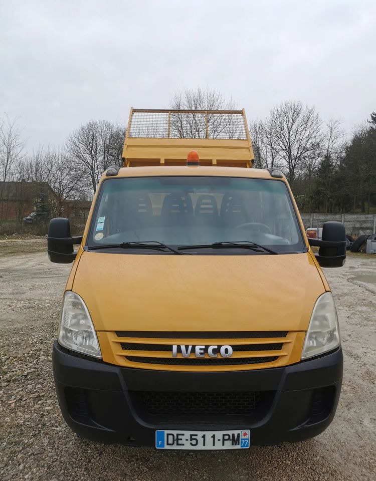 Iveco Daily 35C12 Brygadówka wywrotka Dubel hak kiper doka 35C13 - Малотоннажный самосвал: фото 2 Iveco Daily 35C12 Brygadówka wywrotka Dubel hak kiper doka 35C13 - Малотоннажный самосвал: фото 2