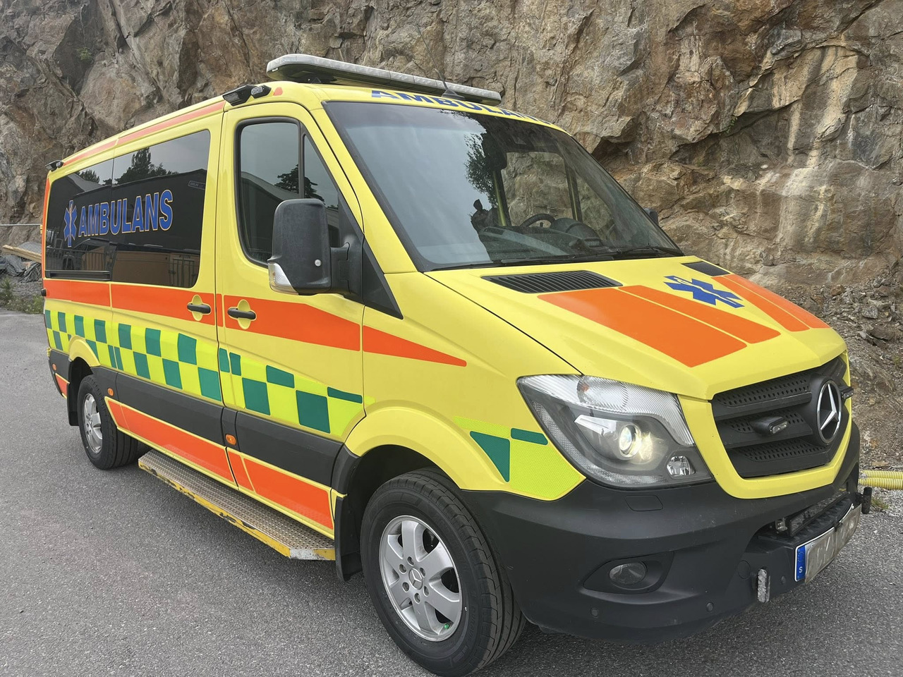 MERCEDES-BENZ Sprinter 319 - AMBULANCE - RESERVERAD !! - Машина скорой помощи: фото 5 MERCEDES-BENZ Sprinter 319 - AMBULANCE - RESERVERAD !! - Машина скорой помощи: фото 5