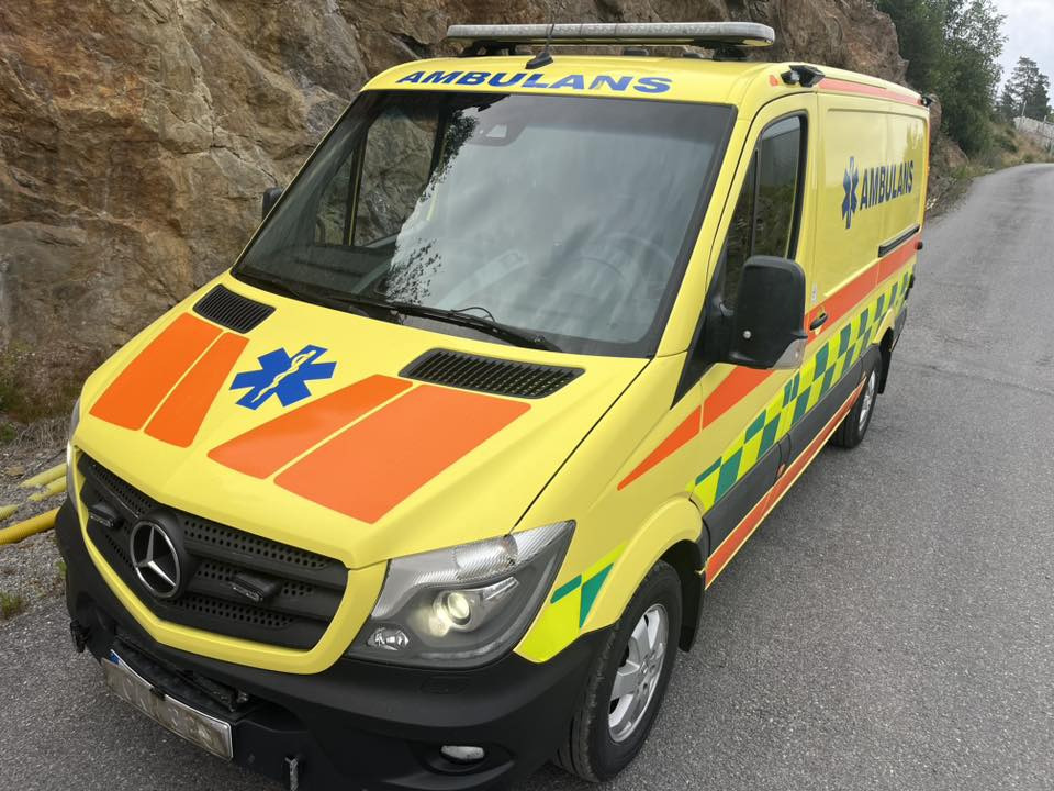 MERCEDES-BENZ Sprinter 319 - AMBULANCE - RESERVERAD !! - Машина скорой помощи: фото 1 MERCEDES-BENZ Sprinter 319 - AMBULANCE - RESERVERAD !! - Машина скорой помощи: фото 1