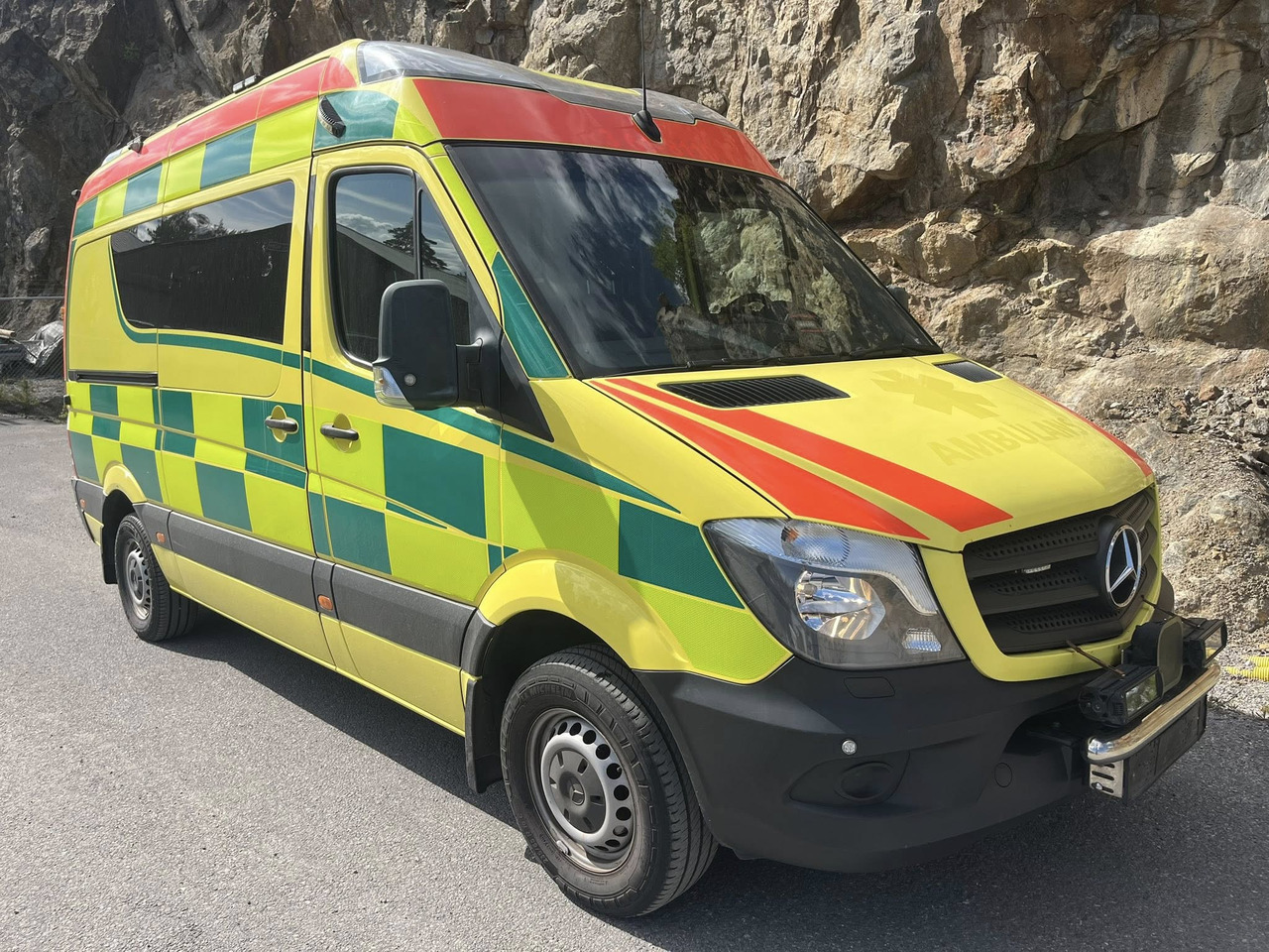 Mercedes-Benz Sprinter 319 - AMBULANCE - RESERVERAD !! - Машина скорой помощи: фото 2 Mercedes-Benz Sprinter 319 - AMBULANCE - RESERVERAD !! - Машина скорой помощи: фото 2