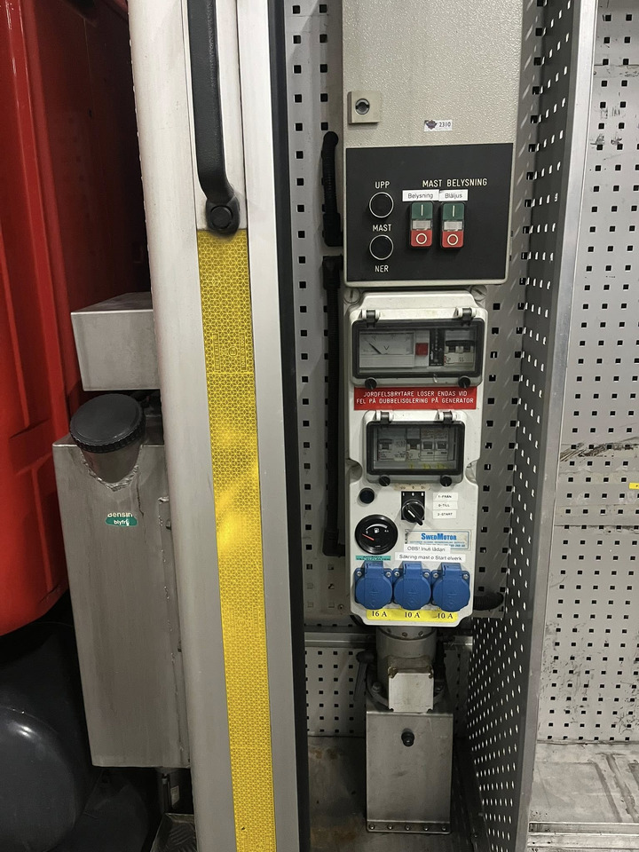 SCANIA P94GB 4x2 NZ310 - Fire engine - Пожарная машина: фото 3 SCANIA P94GB 4x2 NZ310 - Fire engine - Пожарная машина: фото 3