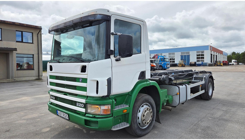 Scania P94 4X2 220 - Тросовый мультилифт: фото 1 Scania P94 4X2 220 - Тросовый мультилифт: фото 1