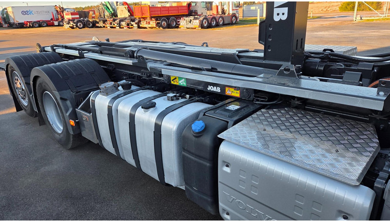 Крюковой мультилифт Volvo FM410 6X2*4: фото 7