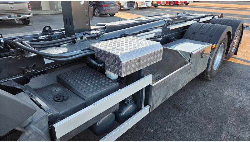 Крюковой мультилифт Volvo FM410 6X2*4: фото 6