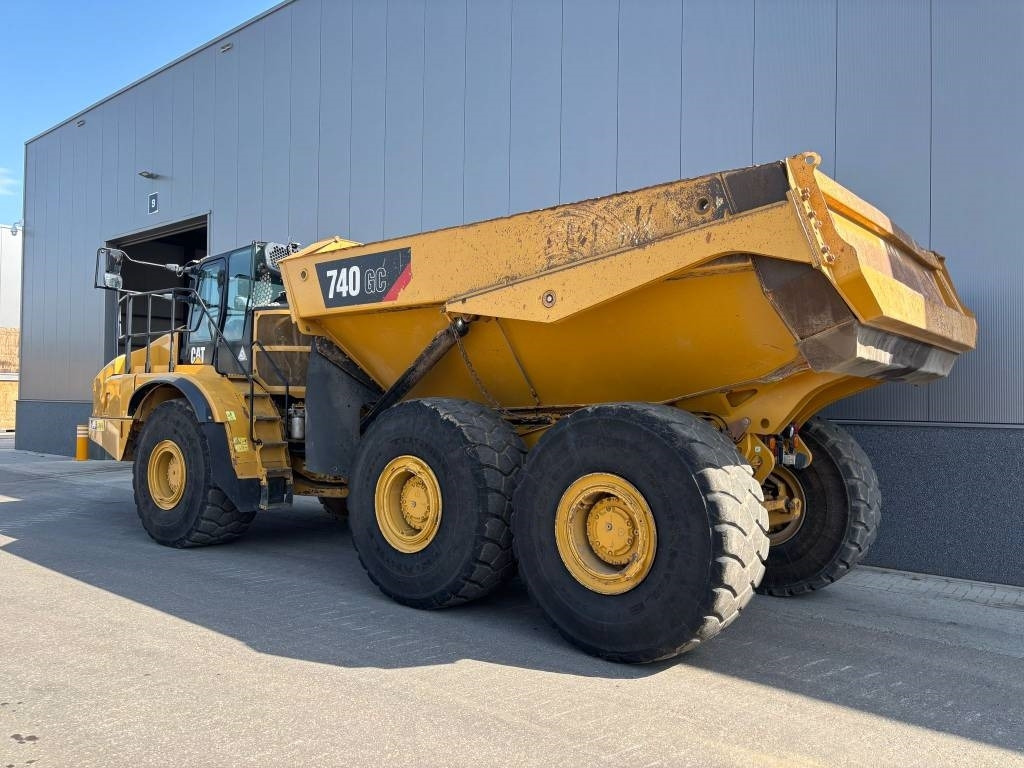 CAT 740 GC - Сочленённый самосвал: фото 3 CAT 740 GC - Сочленённый самосвал: фото 3