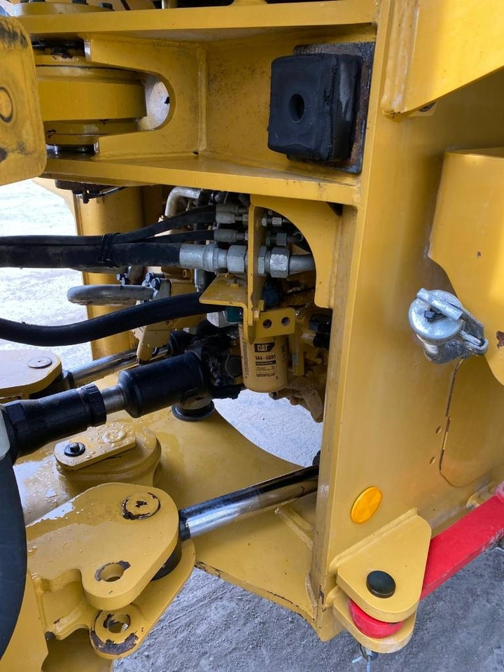 Колёсный погрузчик CAT 938 M (Bucket + Forks): фото 25