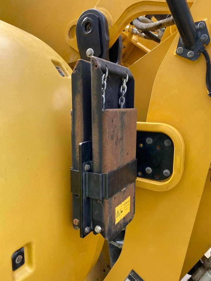 Колёсный погрузчик CAT 938 M (Bucket + Forks): фото 28