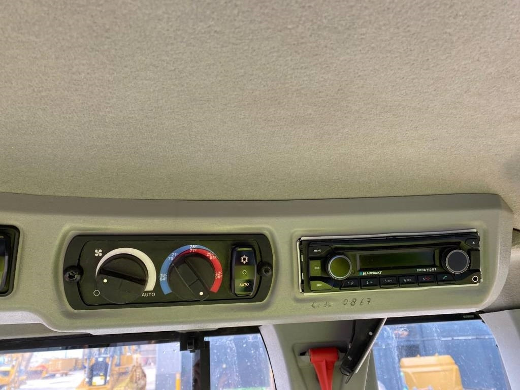 Колёсный погрузчик CAT 938 M (Bucket + Forks): фото 16