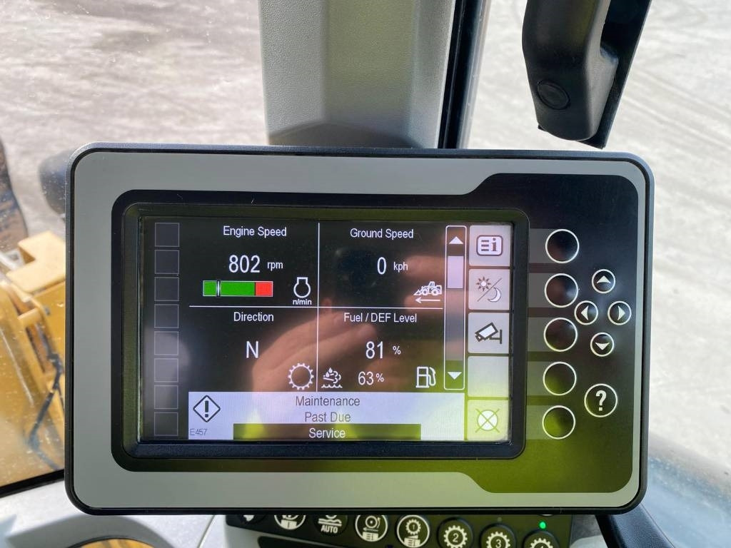 Колёсный погрузчик CAT 938 M (Bucket + Forks): фото 11