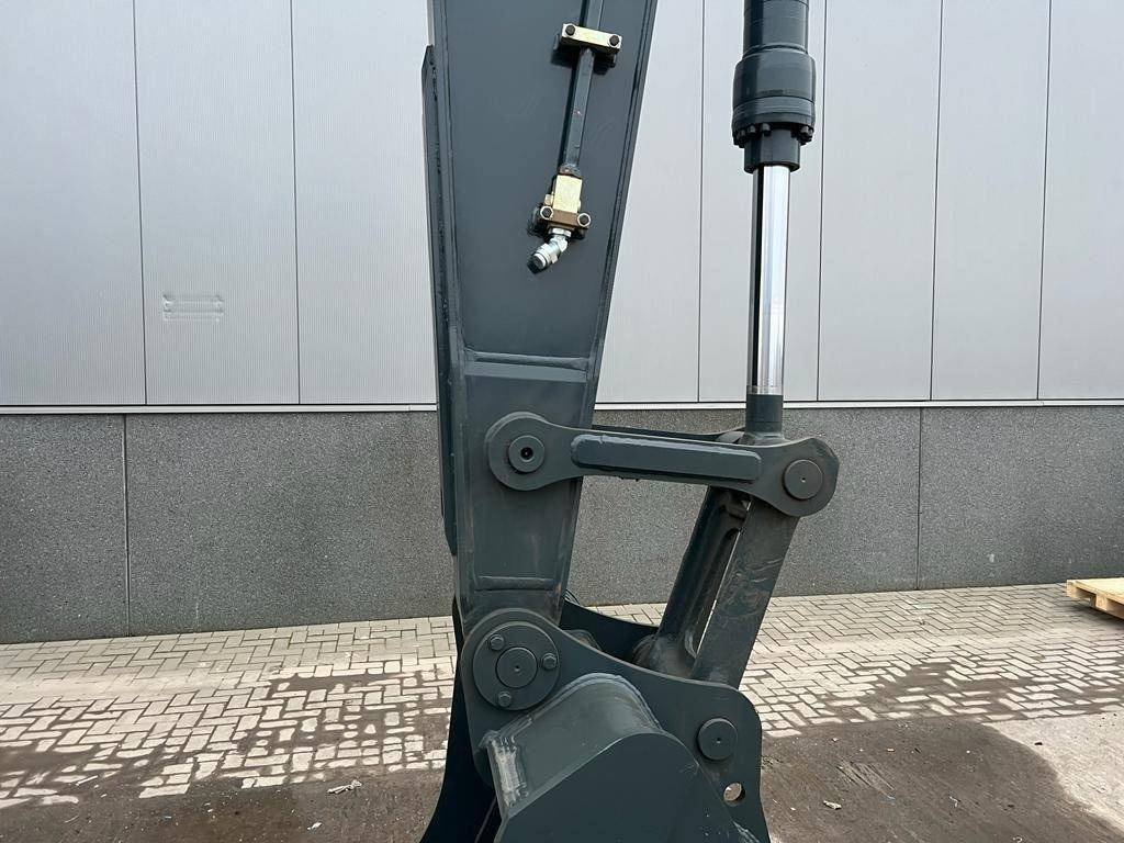 Новый Гусеничный экскаватор Hyundai R 210 (New / Non CE Certified): фото 15