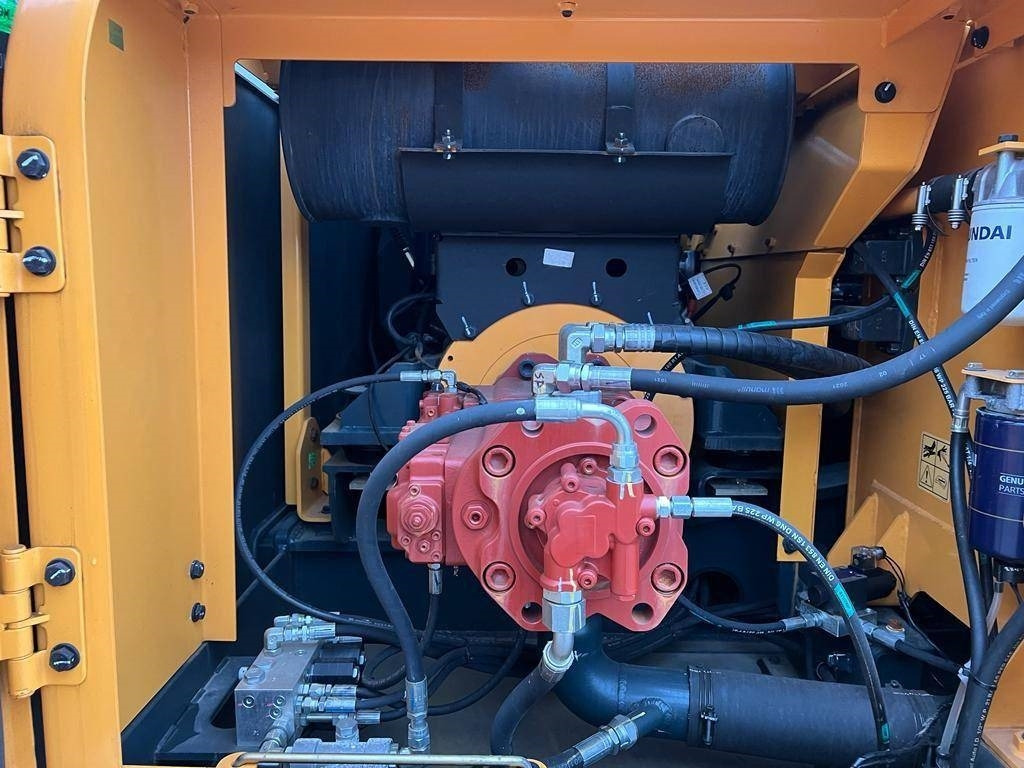 Новый Гусеничный экскаватор Hyundai R 210 (New / Non CE Certified): фото 24