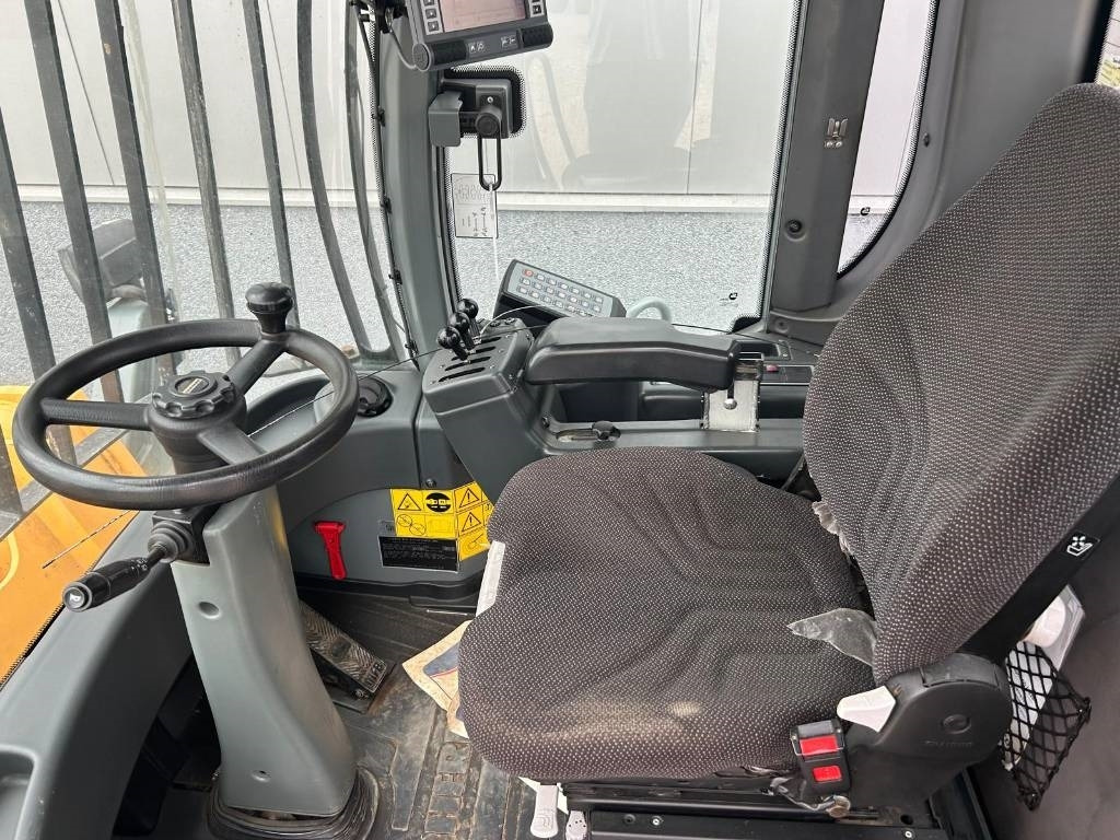 Колёсный погрузчик Liebherr L 550 (Comes with High-tip - Mit Hochkipper): фото 16 Колёсный погрузчик Liebherr L 550 (Comes with High-tip - Mit Hochkipper): фото 16