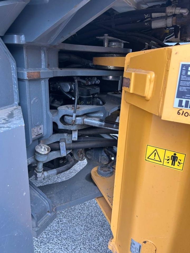 Колёсный погрузчик Liebherr L 550 (Comes with High-tip - Mit Hochkipper): фото 28 Колёсный погрузчик Liebherr L 550 (Comes with High-tip - Mit Hochkipper): фото 28