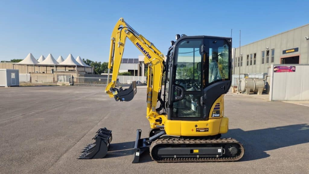 Komatsu PC24 MR-5 - Мини-экскаватор: фото 3 Komatsu PC24 MR-5 - Мини-экскаватор: фото 3