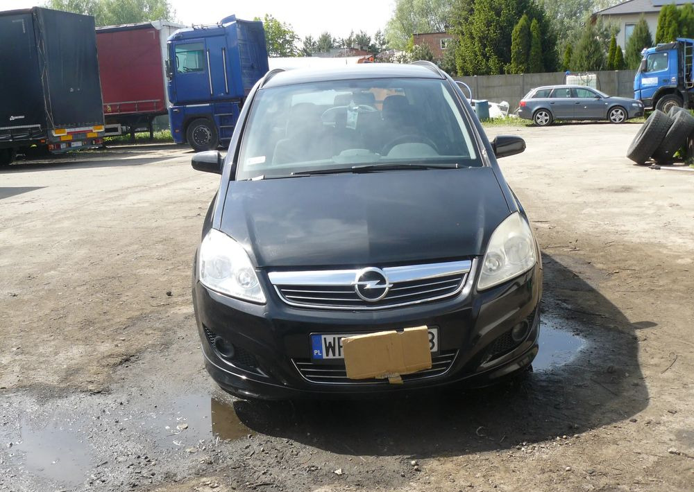 Opel Zafira 1.9 CDTI Cosmo - Внедорожник: фото 1 Opel Zafira 1.9 CDTI Cosmo - Внедорожник: фото 1