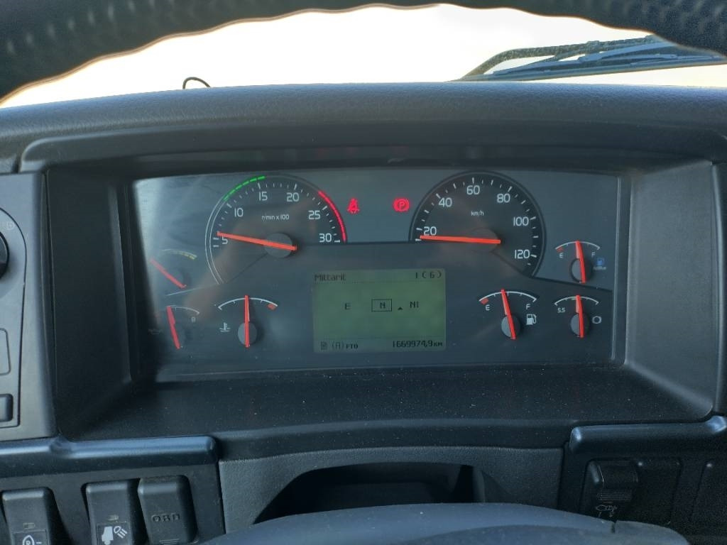 Грузовик с закрытым кузовом Volvo FH13 6x4 toplift ketjupurku +Toplift 5 aks. Kärty: фото 7