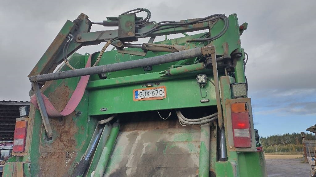 Volvo FM330 6x2 Norba pakkaaja,molokki nostin, manuaali - Мусоровоз: фото 3 Volvo FM330 6x2 Norba pakkaaja,molokki nostin, manuaali - Мусоровоз: фото 3