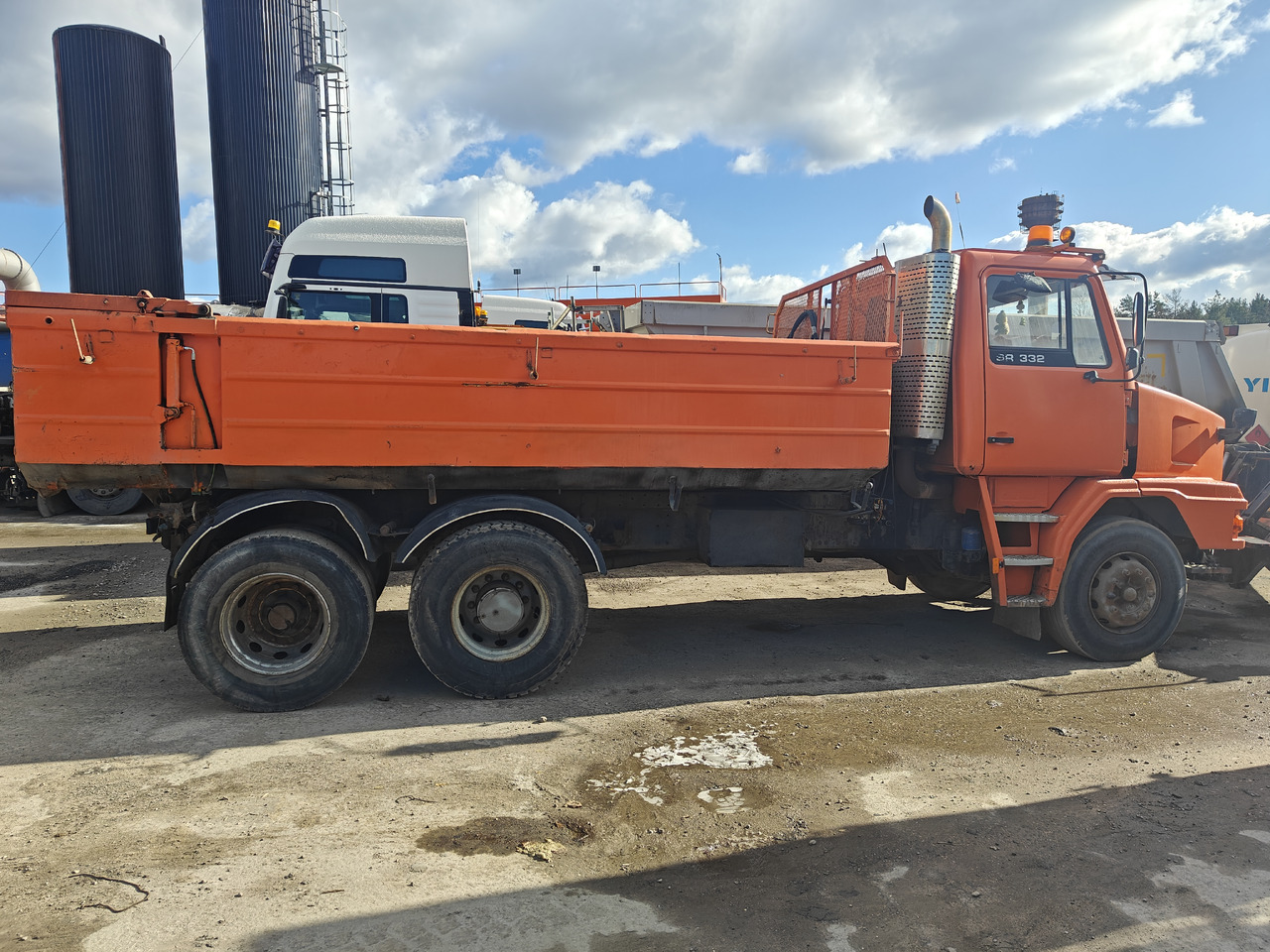 SISU SR 332 - Самосвал: фото 1 SISU SR 332 - Самосвал: фото 1