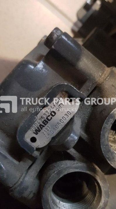 MERCEDES-BENZ Actros Axor MP2, MP3, EURO3, EURO5, axle gear modulator, rear ax crane - Тормозной клапан для Грузовиков: фото 2 MERCEDES-BENZ Actros Axor MP2, MP3, EURO3, EURO5, axle gear modulator, rear ax crane - Тормозной клапан для Грузовиков: фото 2