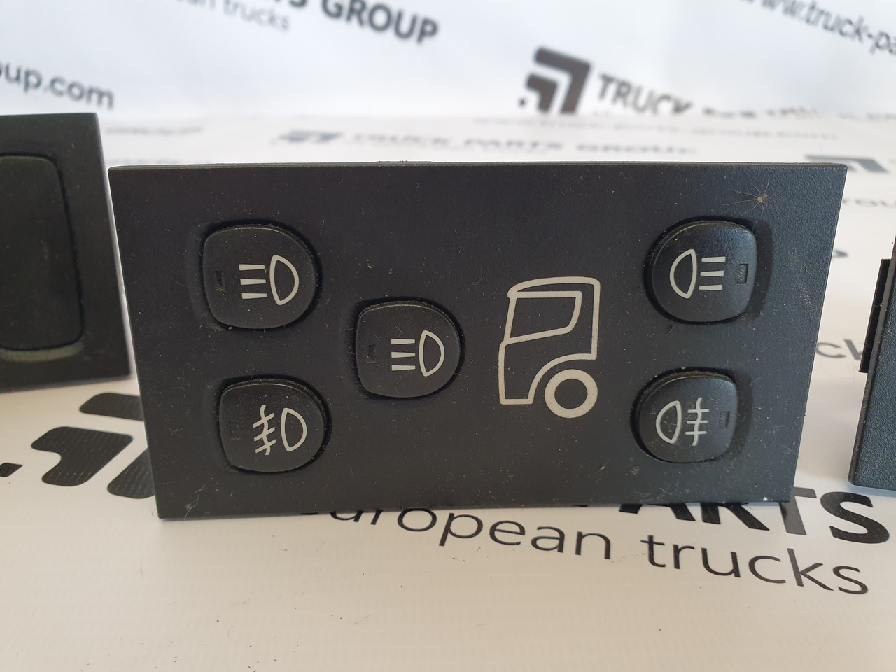 SCANIA SCANIA EURO3 P, G, R, T series headlights switch, dashboard, control panel 1540672, 1900316, 2252075, 2426881, 2001451, 2252076, 1900317, 2426882, 2001452; switch, front fog light, daytime running lig - Кабина и интерьер для Грузовиков: фото 4 SCANIA SCANIA EURO3 P, G, R, T series headlights switch, dashboard, control panel 1540672, 1900316, 2252075, 2426881, 2001451, 2252076, 1900317, 2426882, 2001452; switch, front fog light, daytime running lig - Кабина и интерьер для Грузовиков: фото 4