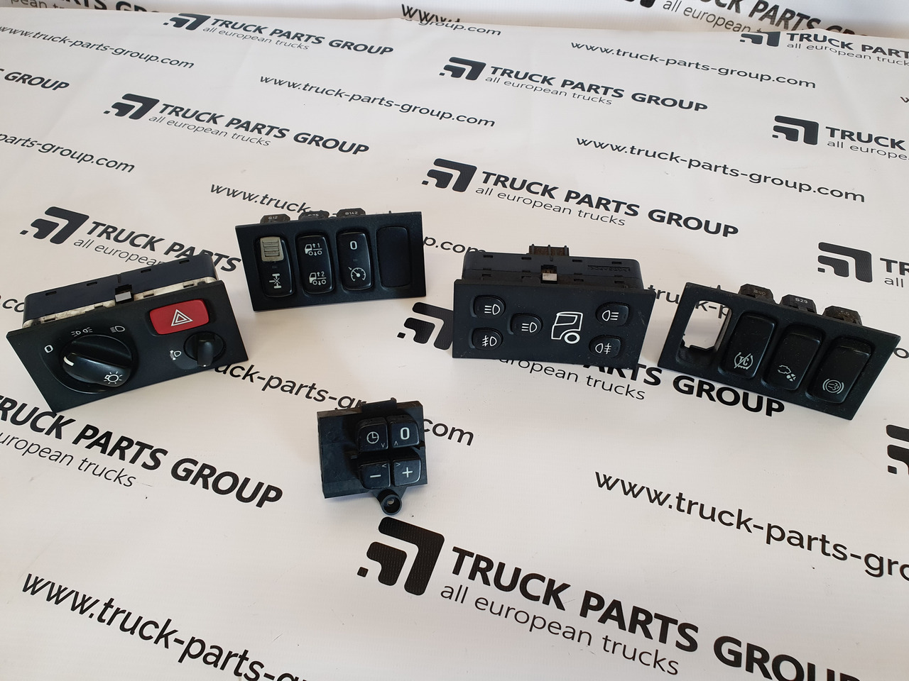 SCANIA SCANIA EURO3 P, G, R, T series headlights switch, dashboard, control panel 1540672, 1900316, 2252075, 2426881, 2001451, 2252076, 1900317, 2426882, 2001452; switch, front fog light, daytime running lig - Кабина и интерьер для Грузовиков: фото 1 SCANIA SCANIA EURO3 P, G, R, T series headlights switch, dashboard, control panel 1540672, 1900316, 2252075, 2426881, 2001451, 2252076, 1900317, 2426882, 2001452; switch, front fog light, daytime running lig - Кабина и интерьер для Грузовиков: фото 1