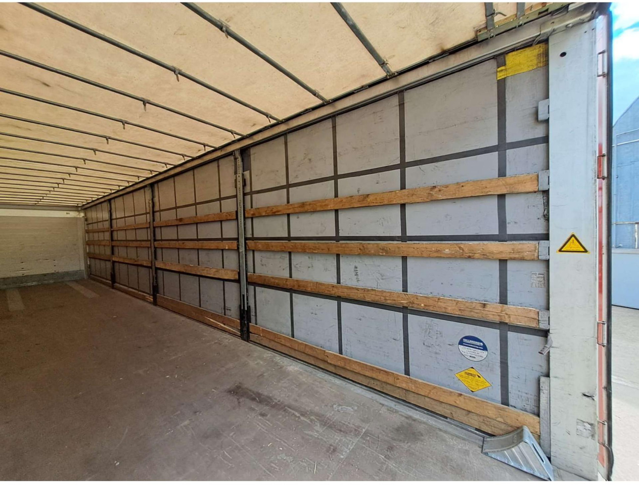 2018/2019 Schmitz Cargobull SCS24/L - Тентованный полуприцеп: фото 5 2018/2019 Schmitz Cargobull SCS24/L - Тентованный полуприцеп: фото 5