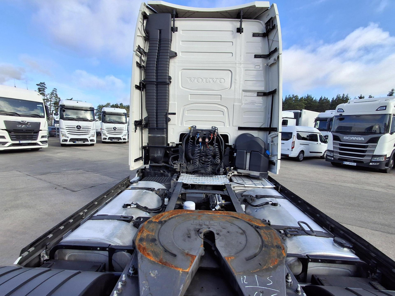 Тягач 2023 Volvo FH 500 Globetrotter XL Side Skirts: фото 6
