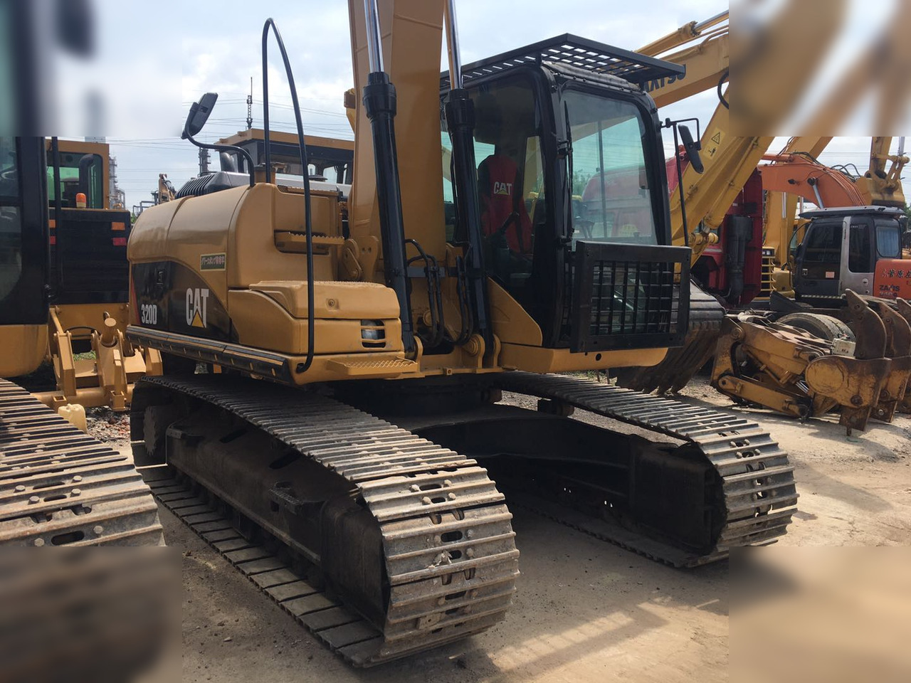 Гусеничный экскаватор CATERPILLAR 320D: фото 12