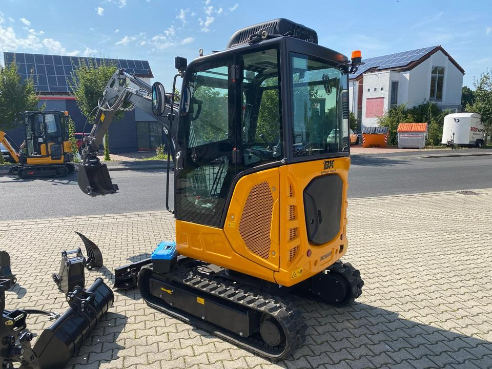 Minibagger BK2800ASR inkl. Zubehörpaket *INKL.19% MWST*BERGER KRAUS*KUBOTA*SCHWENKARM* VERSTELLFAHRWERK*KLIMA* - Мини-экскаватор: фото 4 Minibagger BK2800ASR inkl. Zubehörpaket *INKL.19% MWST*BERGER KRAUS*KUBOTA*SCHWENKARM* VERSTELLFAHRWERK*KLIMA* - Мини-экскаватор: фото 4