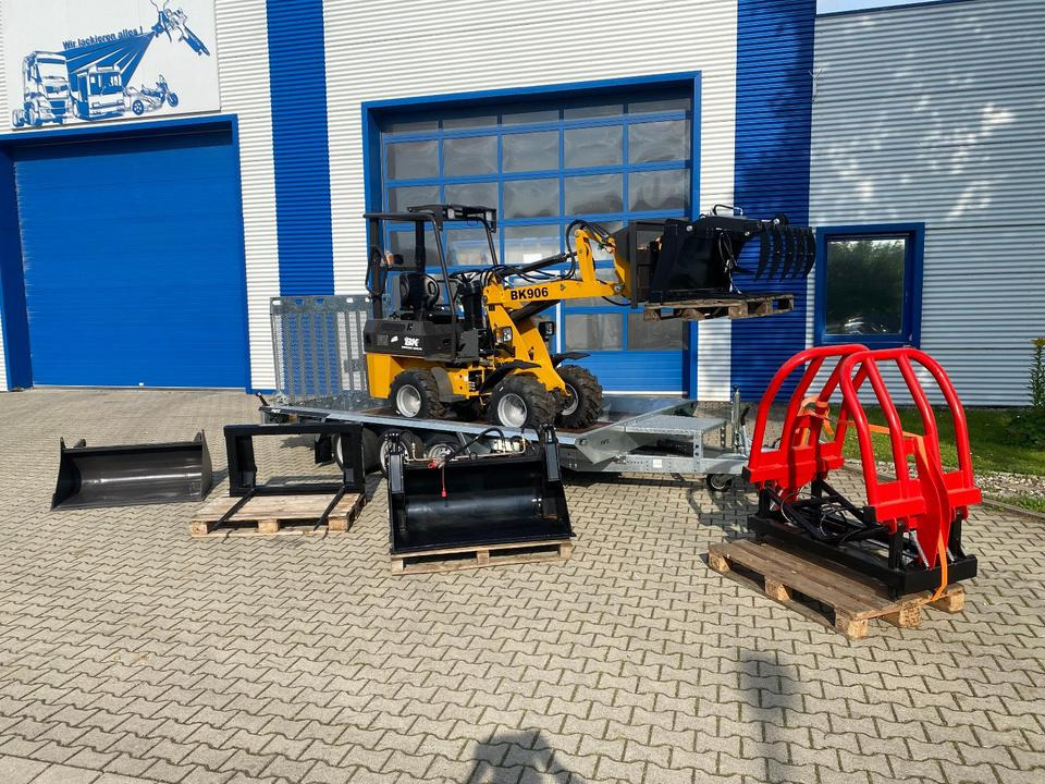 Radlader/Hoflader BK906 inkl. Tieflader und großem Zubehörpaket *INKL.19% MWST*BERGER KRAUS*PERKINS*CE*SOFORT!* - Мини-экскаватор, Прицеп: фото 3 Radlader/Hoflader BK906 inkl. Tieflader und großem Zubehörpaket *INKL.19% MWST*BERGER KRAUS*PERKINS*CE*SOFORT!* - Мини-экскаватор, Прицеп: фото 3