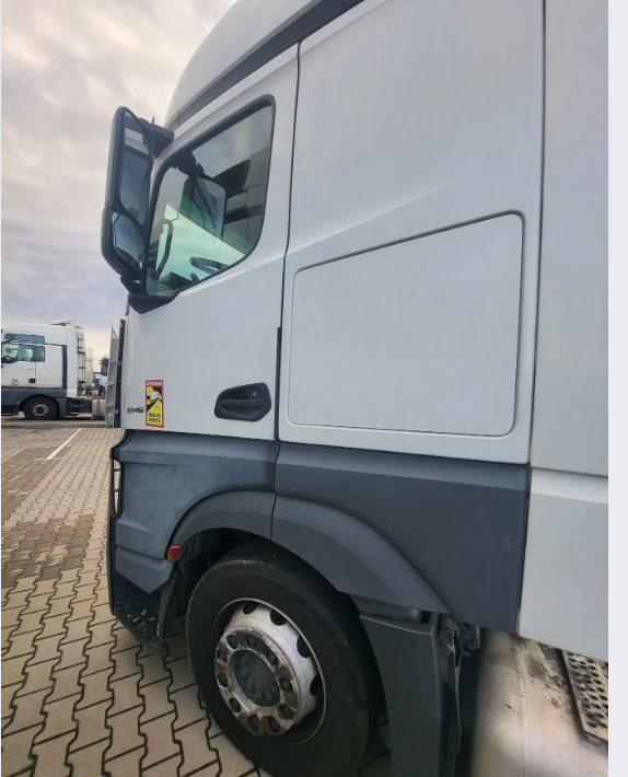 Mercedes-Benz ACTROS 1845 mega WDF - Тягач: фото 3 Mercedes-Benz ACTROS 1845 mega WDF - Тягач: фото 3