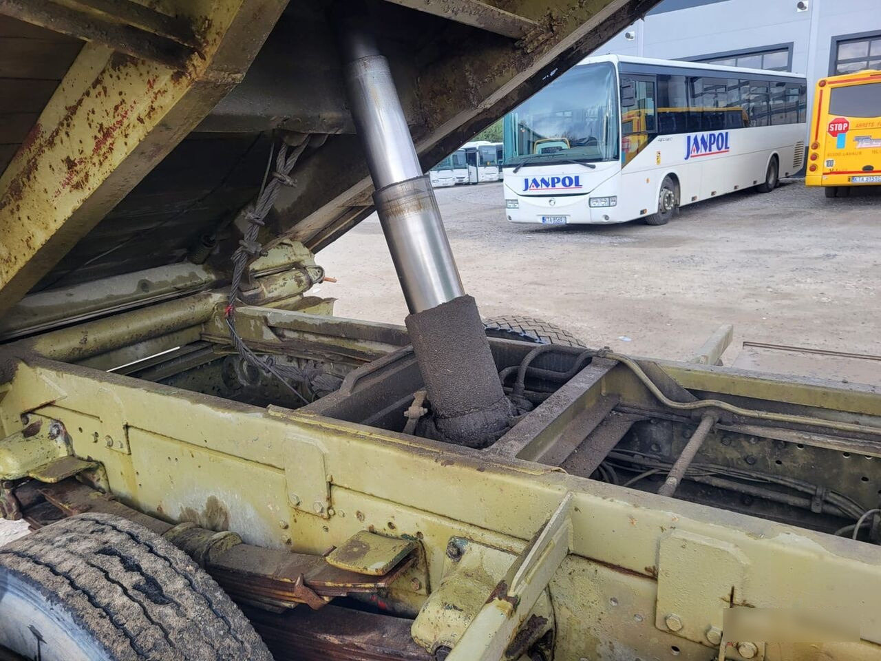 Самосвал Scania 82M: фото 9