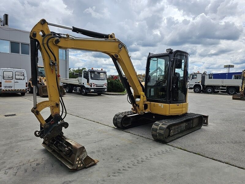 Caterpillar 305C - Мини-экскаватор: фото 1 Caterpillar 305C - Мини-экскаватор: фото 1