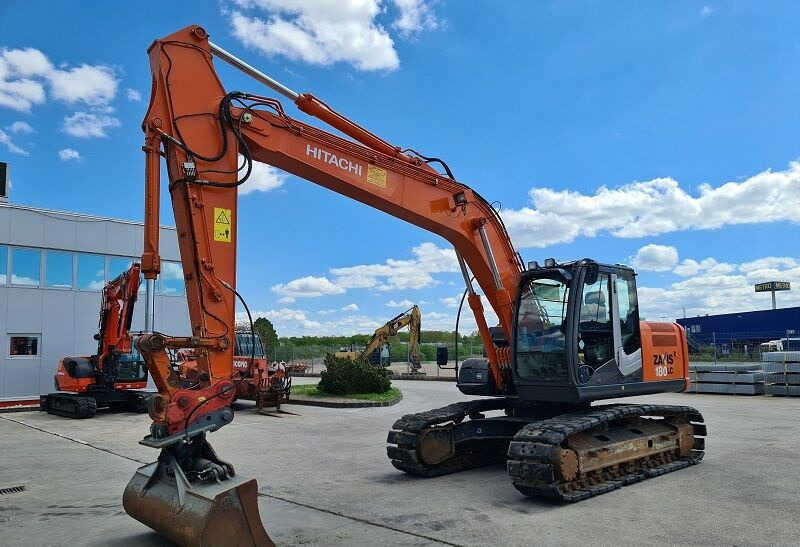 Hitachi ZX180LC-3 - Гусеничный экскаватор: фото 2 Hitachi ZX180LC-3 - Гусеничный экскаватор: фото 2