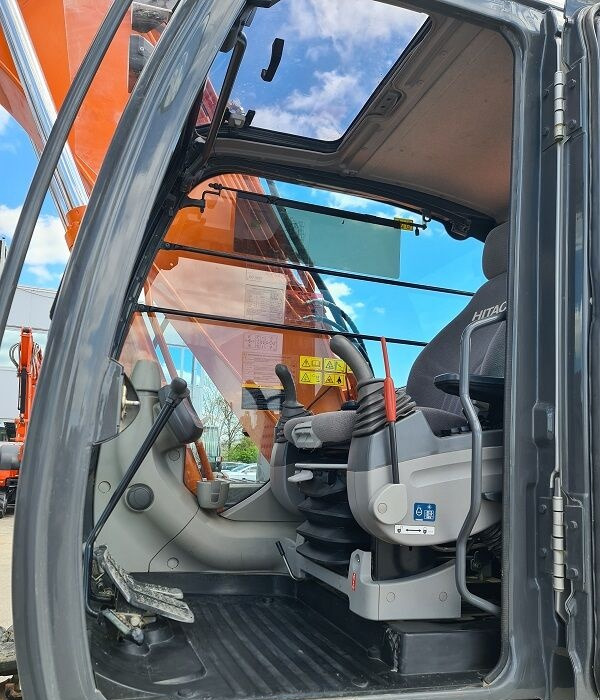 Hitachi ZX180LC-3 в лизинг Hitachi ZX180LC-3: фото 8 Hitachi ZX180LC-3 в лизинг Hitachi ZX180LC-3: фото 8